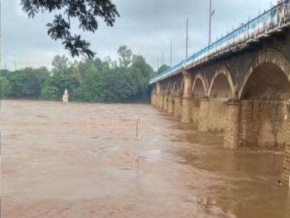 Krishna river alert level stable in Sangli, 2,166 families re-evacuate  | सांगलीत कृष्णा नदी इशारा पातळीला स्थिर, २,१६६ कुटुंबांचे पुन्हा स्थलांतर 