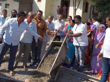 Road facilities after 25 years | तब्बल २५ वर्षानंतर रस्त्यांची सुविधा Road facilities after 25 years | तब्बल २५ वर्षानंतर रस्त्यांची सुविधा