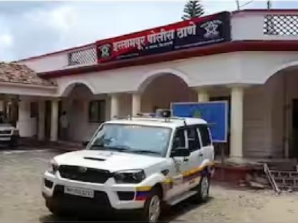 The policemen who went to settle the fight were pushed, The incident took place in front of Islampur police station in Sangli | भांडण सोडवायला गेलेल्या पोलिसांना धक्काबुक्की, सांगलीतील इस्लामपूर पोलिस ठाण्यासमोरच घडली घटना