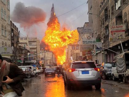 israel biggest attack on yemen killed houthi prime minister defence minister and army chief in single strike says report | इस्रायलचा येमनवर सर्वात मोठा हल्ला, एकाच हल्ल्यात हुथी पंतप्रधान, संरक्षणमंत्री आणि लष्करप्रमुखांच्या मृत्यूचा दावा israel biggest attack on yemen killed houthi prime minister defence minister and army chief in single strike says report | इस्रायलचा येमनवर सर्वात मोठा हल्ला, एकाच हल्ल्यात हुथी पंतप्रधान, संरक्षणमंत्री आणि लष्करप्रमुखांच्या मृत्यूचा दावा