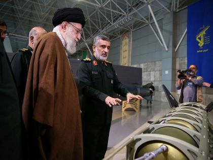 Israel preparing to attack Iran's nuclear sites; American intelligence claims cause a stir | इस्रायल इराणच्या अण्वस्त्र ठिकाणांवर हल्ले करण्याच्या तयारीत; अमेरिकन गुप्तचरांच्या दाव्याने खळबळ Israel preparing to attack Iran's nuclear sites; American intelligence claims cause a stir | इस्रायल इराणच्या अण्वस्त्र ठिकाणांवर हल्ले करण्याच्या तयारीत; अमेरिकन गुप्तचरांच्या दाव्याने खळबळ