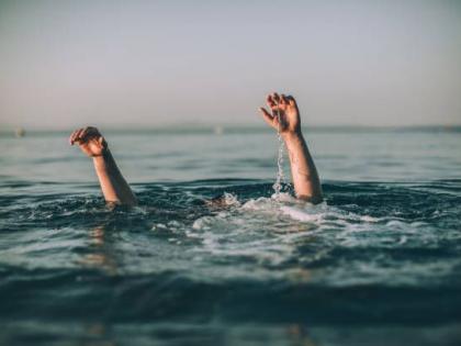 Washing hands and feet is life threatening; Uncle and nephew drown in canal | हातपाय धुणे जिवावर बेतले; कालव्यात बुडून काका-पुतण्याचा मृत्यू