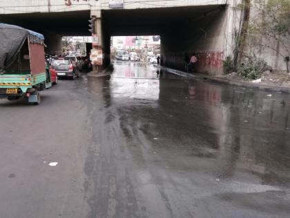 many problematic road for IT filed working peoples at hinjawadi ..! | हिंजवडी आयटीत जाणाऱ्यांसाठी बिकट वहिवाट ...! 