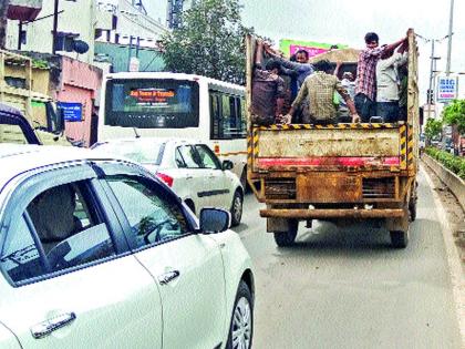 The driver of the traffic woke up! | वाहतूककोंडीचा व्हायरस हटेना!