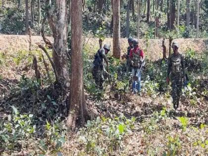 Naxal attack in Chhattisgarh, two ITBP jawans martyred | छत्तीसगडमध्ये सुरक्षा दलावर नक्षलवादी हल्ला, दोन आयटीबीपी जवान शहीद