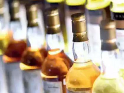 Liquor found in Andaman Express; RPF action, liquor smugglers in Andhra jailed | अंदमान एक्सप्रेसमध्ये आढळला दारूसाठा; आरपीएफची कारवाई, आंध्रातील दारू तस्कर जेरबंद