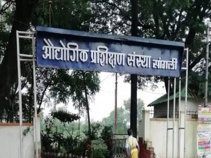 Artificial Intelligence AI courses will now also be started at Government Industrial Training Institutes ITI | आयटीआयमध्ये मिळणार ड्रोन, एआयचे शिक्षण; नव्या सहा अभ्यासक्रमांची घोषणा