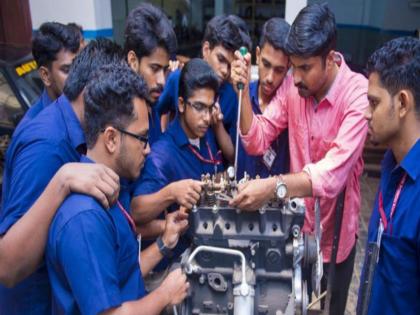 pimpari-chinchwad news 40 percent seats vacant in ITI; Chance of admission in the fourth round | ‘आयटीआय’मध्ये ४० टक्के जागा रिक्त; चौथी फेरीत प्रवेशाची संधी pimpari-chinchwad news 40 percent seats vacant in ITI; Chance of admission in the fourth round | ‘आयटीआय’मध्ये ४० टक्के जागा रिक्त; चौथी फेरीत प्रवेशाची संधी