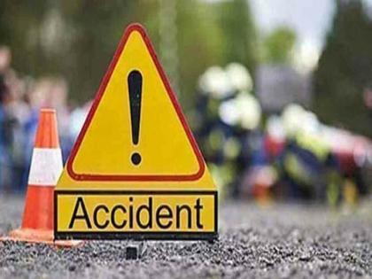 A schoolboy was crushed by a speeding jeep in Latur; Boy seriously injured along with milkmaid | लातुरात भरधाव जीपने शाळकरी मुलाला चिरडले; दुधवाल्यासह मुलगा गंभीर जखमी