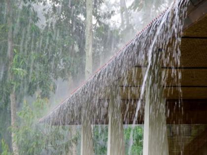 rain with lightning in latur | लातूरमध्ये वीजांच्या कडकडाटासह पाऊस; काही भागात वीज गुल