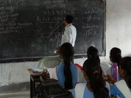 Madhya Pradesh government asked teachers about third children; got teachers' strange answers | तिसरे अपत्ये कसे झाले? शिक्षकांच्या अजब उत्तरांनी मध्यप्रदेश सरकार हादरले...