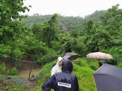 Crack occurred near Waghjai Adivasiwadi; Migration of citizens | वाघजई आदिवासीवाडीजवळ पडली दरड; नागरिकांचे केले स्थलांतर