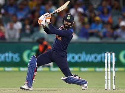 India vs Australia : Ravindra Jadeja's 44* is now the highest T20I score for India by any player batting at No.7 or lower  | India vs Australia : रवींद्र जडेजा सुसाट... मोडला महेंद्रसिंग धोनीचा २०१२सालचा विक्रम