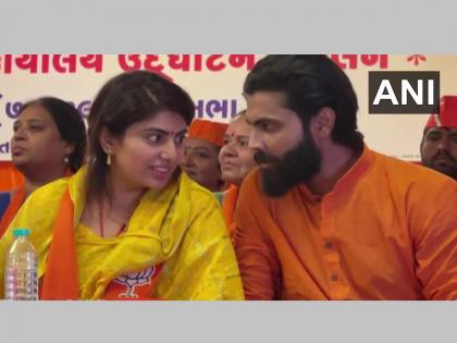 Gujarat Elections: Ravindra Jadeja Campaigned for his wife and BJP leader Rivaba Jadeja in Jamnagar | Gujarat Elections: क्रिकेटनंतर आता रवींद्र जडेजा राजकीय मैदानात; पत्नीसाठी जामनगरमध्ये केला प्रचार