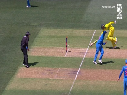 India vs Australia 2nd ODI: Brilliant from Ravindra Jadeja, Usman Khawaja run out by a direct hit | India vs Australia 2nd ODI : कौतुक तर होणारच, रवींद्र जडेजाने फिल्डींगच भारी केली, पाहा व्हिडीओ