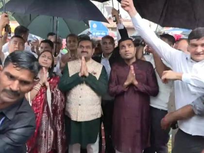 Mahaprasad for 40 lakh devotees Adani Foundation's service in Puri | ४० लाख भाविकांसाठी महाप्रसाद; पुरीमध्ये अदानी फाउंडेशनची सेवा Mahaprasad for 40 lakh devotees Adani Foundation's service in Puri | ४० लाख भाविकांसाठी महाप्रसाद; पुरीमध्ये अदानी फाउंडेशनची सेवा