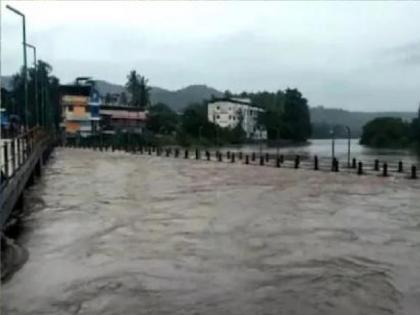Jagbudi river water level in Khed at warning level in ratnagiri one drowned in Vanand | जगबुडी इशारा पातळीवर, वणंदमध्ये एकजण बुडाला; रत्नागिरी जिल्ह्यात सर्वाधिक पाऊस मंडणगडात Jagbudi river water level in Khed at warning level in ratnagiri one drowned in Vanand | जगबुडी इशारा पातळीवर, वणंदमध्ये एकजण बुडाला; रत्नागिरी जिल्ह्यात सर्वाधिक पाऊस मंडणगडात