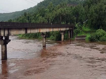 Less rainfall in Ratnagiri district; River water below warning level | रत्नागिरी जिल्ह्यात पावसाचा जाेर ओसरला; नद्यांचे पाणी इशारा पातळीच्या खाली