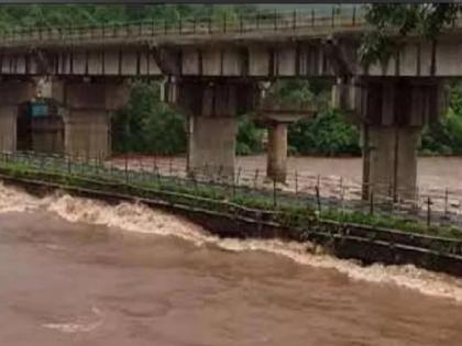 Rains increased in Ratnagiri district; Jagbudi again on alert level | रत्नागिरी जिल्ह्यात पावसाचा जोर वाढला; जगबुडी पुन्हा इशारा पातळीवर