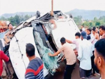 The Chalke family in Karli village had an unfortunate time seeing the bodies of four more people after a funeral | एकाचा अंत्यसंस्कार होण्याआधीच आणखी चार मृतदेह समोर, चाळके कुटुंबावर कोसळला दु:खाचा डोंगर The Chalke family in Karli village had an unfortunate time seeing the bodies of four more people after a funeral | एकाचा अंत्यसंस्कार होण्याआधीच आणखी चार मृतदेह समोर, चाळके कुटुंबावर कोसळला दु:खाचा डोंगर