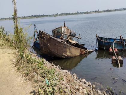 20 arrested for destroying eight boats worth Rs 1 crore, 17 arrested | वाळूमाफियांना भिगवण पोलिसांचा दणका