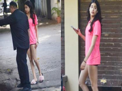 Jahnavi kapoor Trolled On Her Short Pink Dress | Troll : शॉर्ट ड्रेसमुळे जान्हवी कपूरची सोशल मीडियावर उडवली जाते खिल्ली, तर यूजर्सनी म्हटले,‘हिला तर ड्रेसिंग सेन्सच नाही’