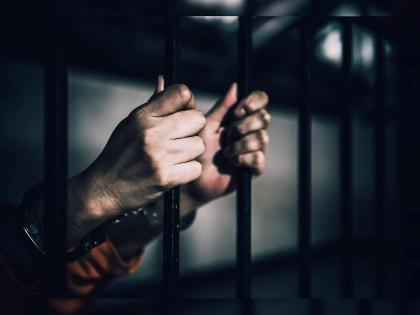 Exiled gangster arrested with sword in Ulhasnagar; Do most of the exiled gangsters live in cities? | उल्हासनगरात हद्दपार गुंडाला तलवारीसह अटक; बहुतांश हद्दपार गुंडाचे शहरांत बस्तान? Exiled gangster arrested with sword in Ulhasnagar; Do most of the exiled gangsters live in cities? | उल्हासनगरात हद्दपार गुंडाला तलवारीसह अटक; बहुतांश हद्दपार गुंडाचे शहरांत बस्तान?
