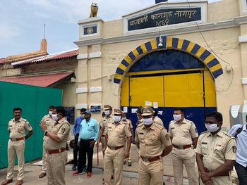 Nagpur Central Jail Lockdown: Team 'B' out; Inside Team A! | नागपूर मध्यवर्ती कारागृह लॉकडाऊन : टीम ‘बी’ बाहेर; टीम ‘ए’ आत!