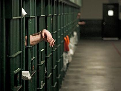 येथील कैद्यांना स्वत:च खोदावी लागते स्वत:ची कबर, त्यांच्यासोबत दुष्कर्मही केले जातात!