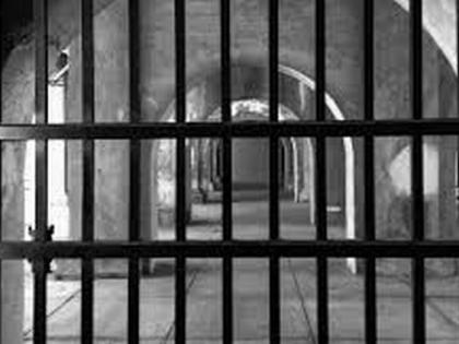 Prisoners with higher sentences are sent to another district | जास्त शिक्षा असलेल्या कैद्यांना पाठविले जाते दुसऱ्या जिल्ह्यात