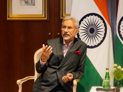 India-Pakistan: Terrorists and victims are not on the same scale..; Foreign Minister Jaishankar's clear message to the world once again | दहशतवादी आणि पीडित एकाच तराजूत नाहीच..; जयशंकर यांचा पुन्हा एकदा जगाला स्पष्ट संदेश India-Pakistan: Terrorists and victims are not on the same scale..; Foreign Minister Jaishankar's clear message to the world once again | दहशतवादी आणि पीडित एकाच तराजूत नाहीच..; जयशंकर यांचा पुन्हा एकदा जगाला स्पष्ट संदेश