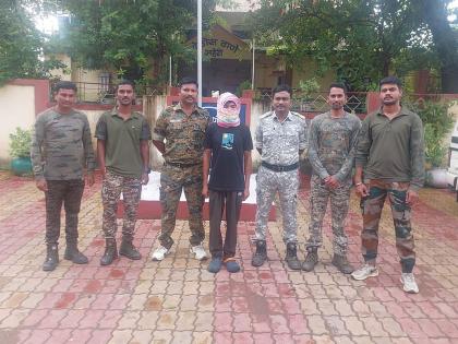 Jahal Maoist Shankar Miccha arrested by Gadchiroli police; hiding in Hyderabad, reward of Rs 2 lakhs | जहाल माओवादी गडचिरोली पोलिसांच्या ताब्यात; हैदराबादमध्ये हाेता लपून, दाेन लाखांचे बक्षीस Jahal Maoist Shankar Miccha arrested by Gadchiroli police; hiding in Hyderabad, reward of Rs 2 lakhs | जहाल माओवादी गडचिरोली पोलिसांच्या ताब्यात; हैदराबादमध्ये हाेता लपून, दाेन लाखांचे बक्षीस