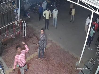 'Why doesn't the patient's health improve'; Vandalism of relatives at Navjivan Hospital in Jalna | 'रुग्णाची तब्येत का सुधारत नाही'; जालन्यातील नवजीवन हॉस्पिटलमध्ये नातेवाईकांची तोडफोड