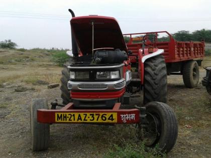 illegal sand transport by dropping the number of bikes on the tractor in Shahgad | शहागड येथे टॅक्टरवर बाईकचा क्रमांक टाकून अवैध वाळू वाहतुकीसाठी वापर