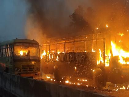 maratha reservation protest, lathicharge, Tense atmosphere, mob sets fire to four buses; incident in jalana district | तणावपूर्ण वातावरण, जमावाने चार बस पेटवल्या; अशी आहे परिस्थिती...