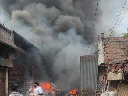 fire breaks out in tire warehouse loss of lakhs of rupees, incident in ajantha chowk jalgaon | टायर गोदामात अग्नितांडव; लाखो रुपयांचे नुकसान, अजिंठा चौक परिसरातील घटना