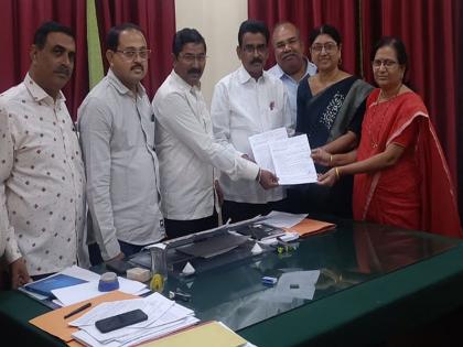 Jalgaon: The order has been received..., now make that goddhod..! - | Jalgaon: आदेश मिळाला हो..., आता बनवा की गोडधोड..!  -