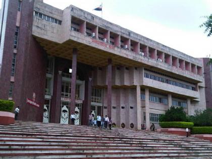 The university has accused the professors' union of encroaching on the professors | विद्यापीठाकडून प्राध्यापकांना वेठीस धरण्याचे काम, प्राध्यापक संघटनेचा आरोप