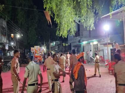 Jalgaon Argument over closure of sound instruments led to police lathi charge stone pelting | जळगाव :​​​​​​​ वाजंत्री बंद करण्यावरुन वाद पोलिसांचा लाठीमार, दगडफेक