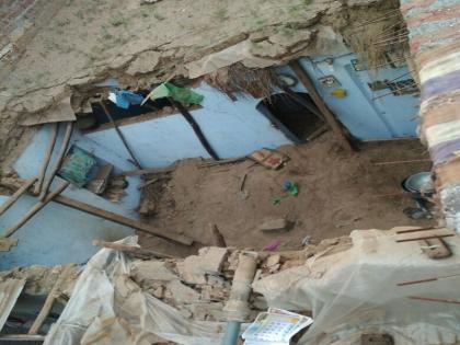 When the house collapses in a pan, the roof collapses, and the death of four members of the same family | साखरझोपेत असताना घराचं कोसळलं छत, एकाच कुटुंबातील 4 जणांचा मृत्यू 