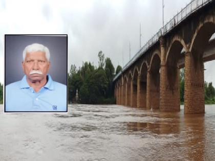 Senior swimmer Raghunath Damodar Shinde of Sangli died of Heart attack while swimming | वय वर्ष ७०, पूरकाळातही पोहण्यात खंड नाही; ..अन् पोहतानाच ह्रदयविकाराच्या धक्क्याने झाला मृत्यू