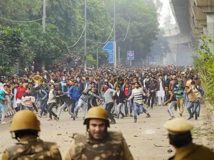 Delhi Police arrest 10 people with criminal backgrounds over Jamia Nagar violence | CAA : जामिया हिंसाचार प्रकरणी पोलिसांकडून 10 जणांना अटक