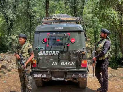 An encounter between security forces and terrorists in Jammu and Kashmir's Sopore, one terrorist was killed | जम्मू काश्मीरमधील सोपोरमध्ये सुरक्षा दल आणि दहशतवाद्यांमध्ये चकमक, एक दहशतवादी ठार