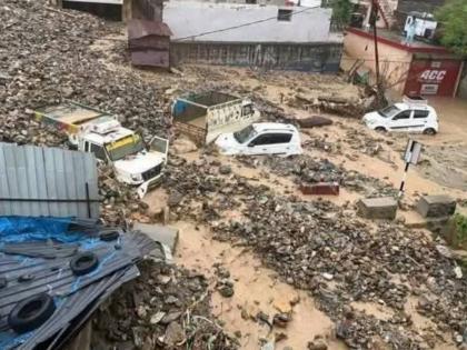 11 killed in cloudburst, landslide in Jammu and Kashmir; 32 devotees missing | जम्मू-काश्मीरमध्ये ढगफुटी, भूस्खलनात ११ जणांचा मृत्यू; ३२ भाविक बेपत्ता 11 killed in cloudburst, landslide in Jammu and Kashmir; 32 devotees missing | जम्मू-काश्मीरमध्ये ढगफुटी, भूस्खलनात ११ जणांचा मृत्यू; ३२ भाविक बेपत्ता