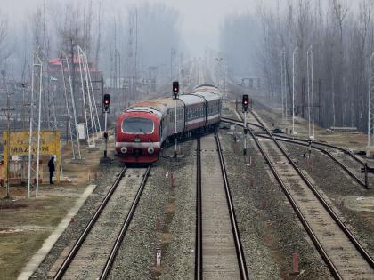 water will not stop in the tunnel indian railway new techniques in jammu and kashmir | बोगद्यात पाणी थांबणार नाही; रेल्वेचे नवे तंत्र, जम्मू-काश्मीरमध्ये प्रयोग