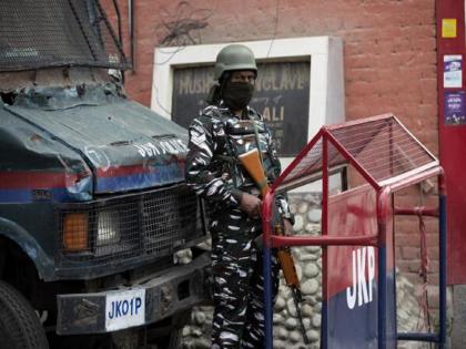 Pahalgam Terror Attack: Locals help terrorists; Raids at 20 places in Kashmir, sleeper cell module exposed | दहशतवाद्यांना स्थानिकांची मदत; काश्मीरमध्ये 20 ठिकाणी छापे, स्लीपर सेल मॉड्यूलचा पर्दाफाश Pahalgam Terror Attack: Locals help terrorists; Raids at 20 places in Kashmir, sleeper cell module exposed | दहशतवाद्यांना स्थानिकांची मदत; काश्मीरमध्ये 20 ठिकाणी छापे, स्लीपर सेल मॉड्यूलचा पर्दाफाश