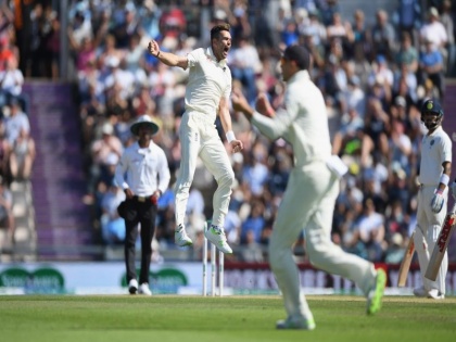 India vs England 5th Test: James Anderson broke muttiah muralitharan records | India vs England 5thTest: भारताचे सर्वाधिक फलंदाज बाद करण्यात जेम्स अँडरसन अग्रस्थानी 