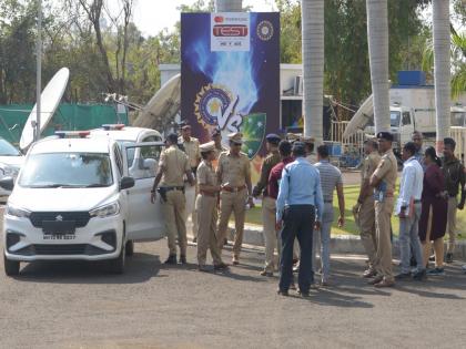 Two thousand police 'watch' on India-Australia match | भारत-ऑस्ट्रेलिया सामन्यावर दोन हजार पोलिसांचा ‘वॉच’