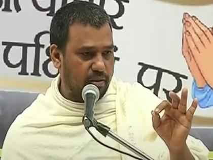 शांतिदूत जन कल्याण पार्टी पालिका निवडणूक लढणार, कबुतरच निवडणूक चिन्ह, जैन मुनींनी केली घोषणा - Marathi News | Shantidoot Jan Kalyan Party will contest the municipal elections, pigeon will be the election symbol, Jain sages announced | Latest News at Lokmat.com