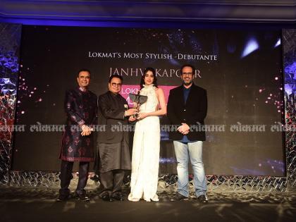 lokmat most stylish award 2018 janhvi kapoor as stylish debutant | Lokmat's  Most Stylish Award 2018: स्टायलिश जान्हवी कपूरचा सन्मान